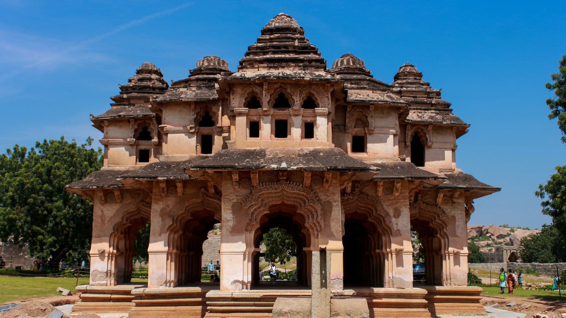 hampi-min